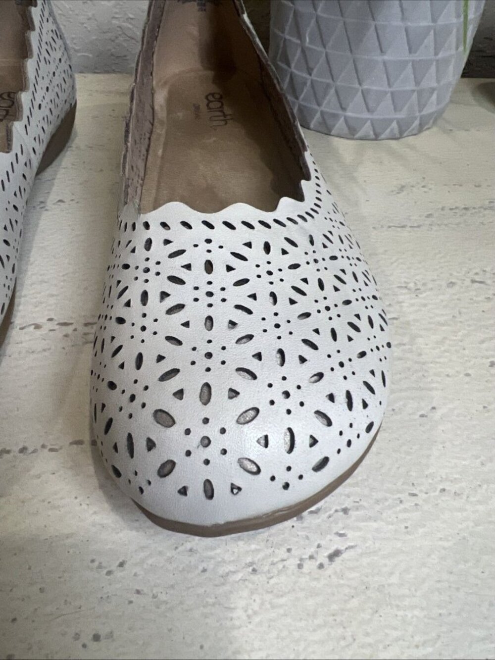 Earth Origins Geometric Ivory Slip-On Shoes Women Size 10N - Picture 5 of 12